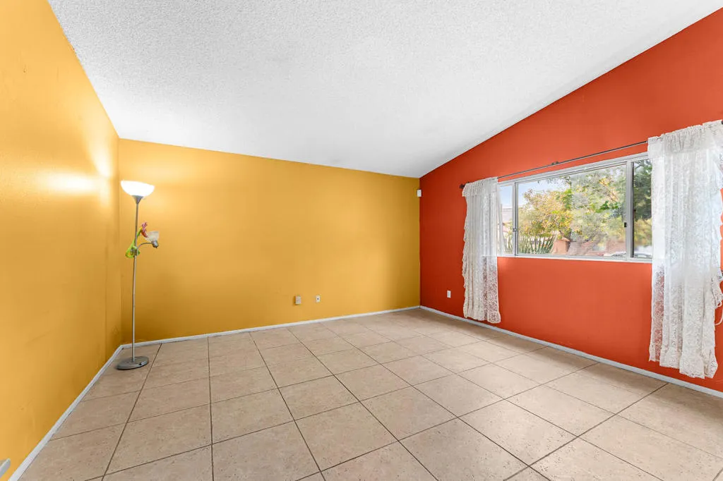 13547 Caliente Drive, Desert Hot Springs, California 92240 home-pic-7