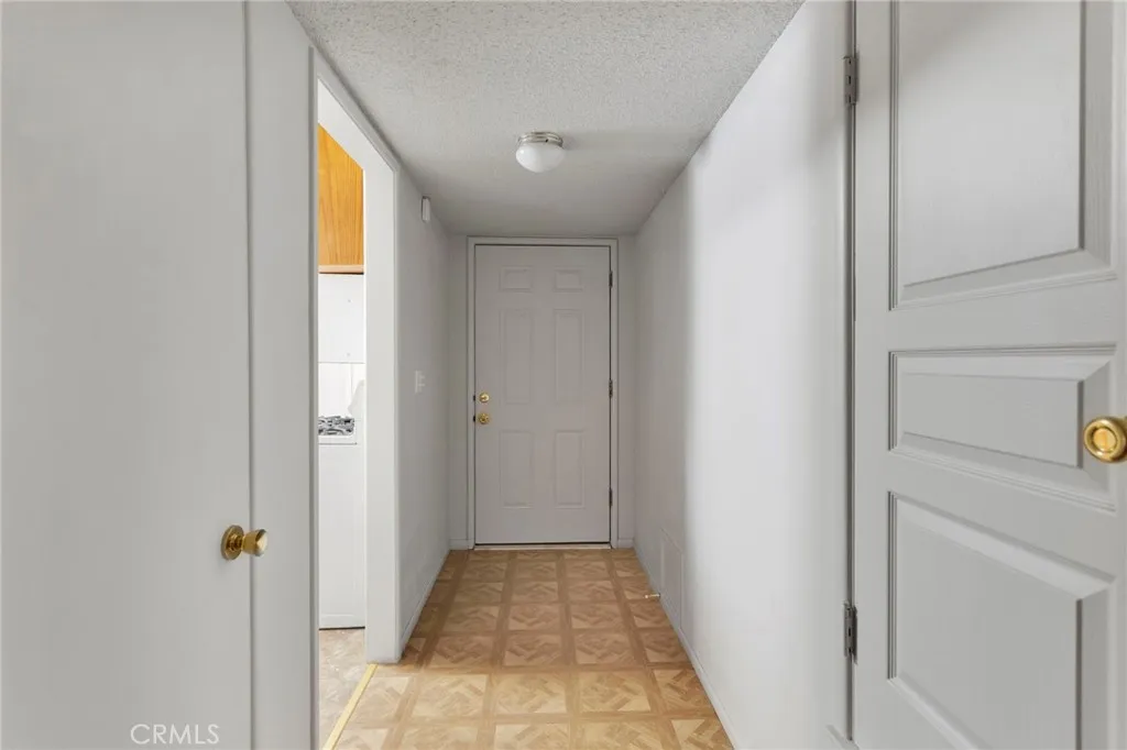 16257 Avalon, Victorville, California 92395 home-pic-6