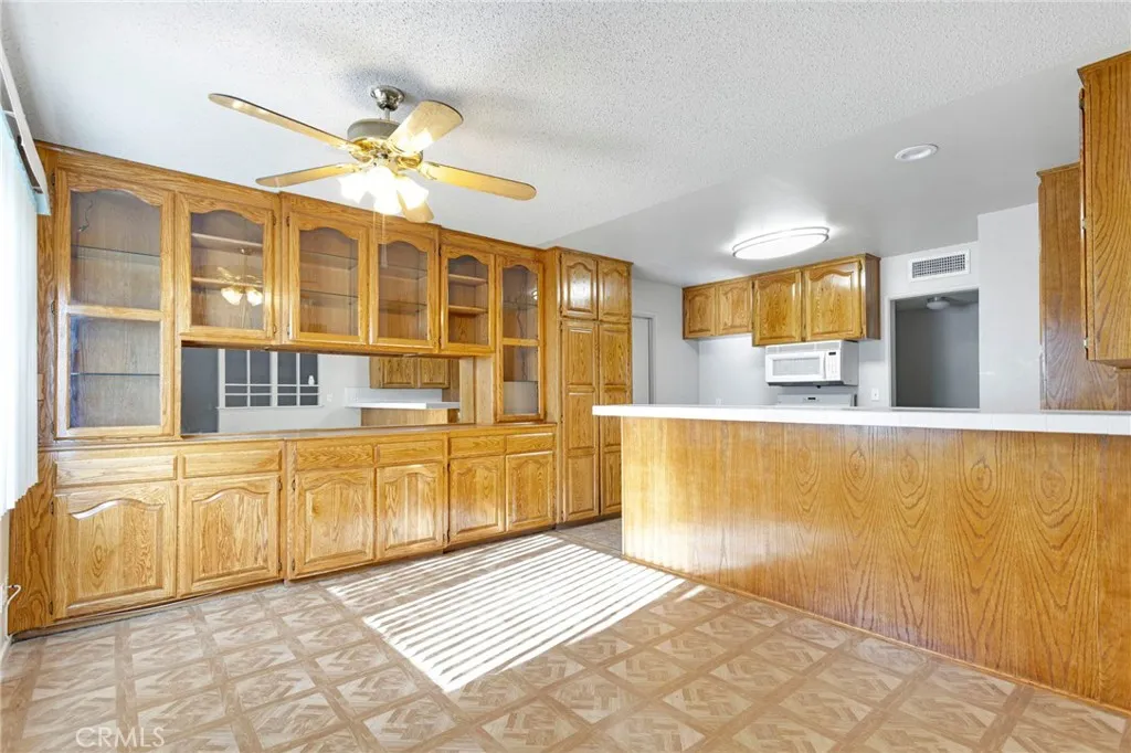 16257 Avalon, Victorville, California 92395 home-pic-10