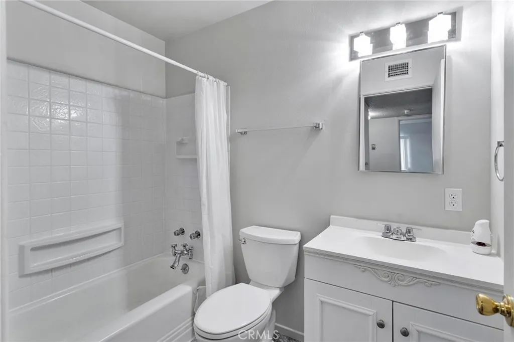 16257 Avalon, Victorville, California 92395 home-pic-22