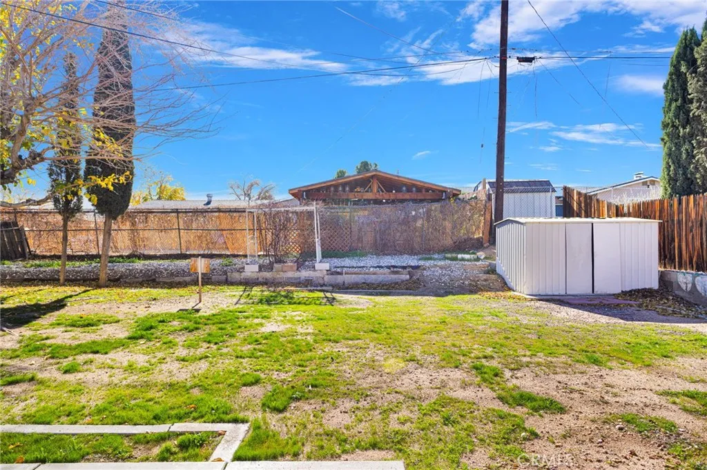 16257 Avalon, Victorville, California 92395 home-pic-35