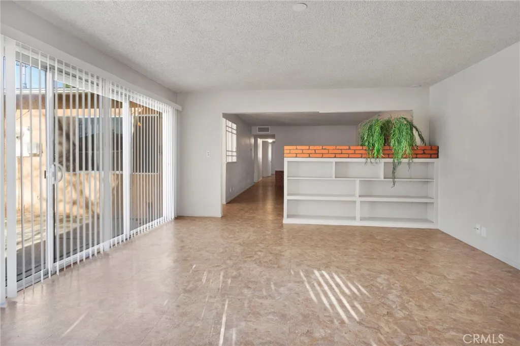 16257 Avalon, Victorville, California 92395 home-pic-20