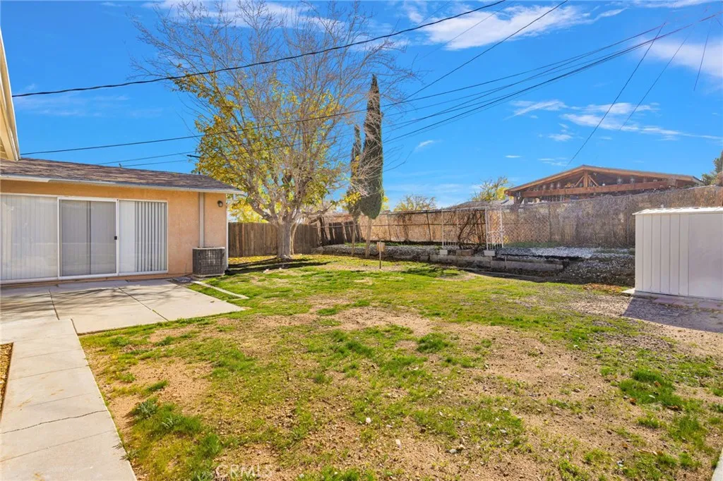 16257 Avalon, Victorville, California 92395 home-pic-38