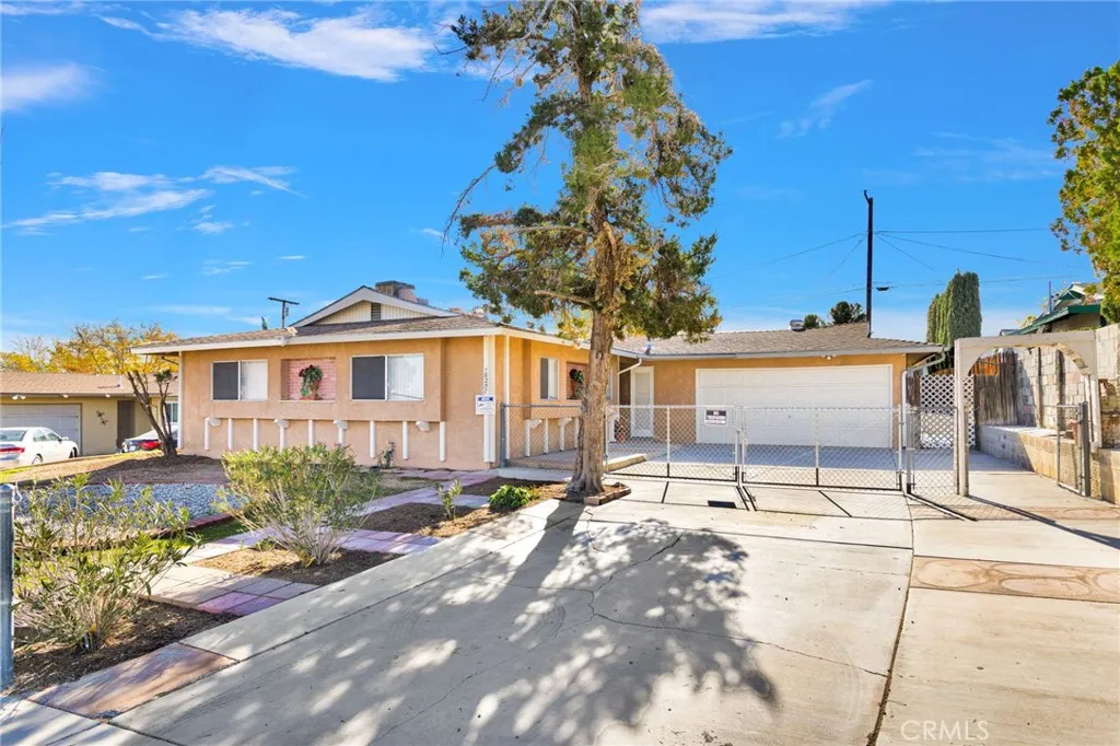 16257 Avalon, Victorville, California 92395 home-pic-3