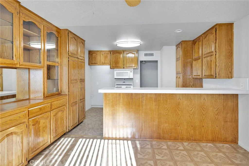 16257 Avalon, Victorville, California 92395 home-pic-11