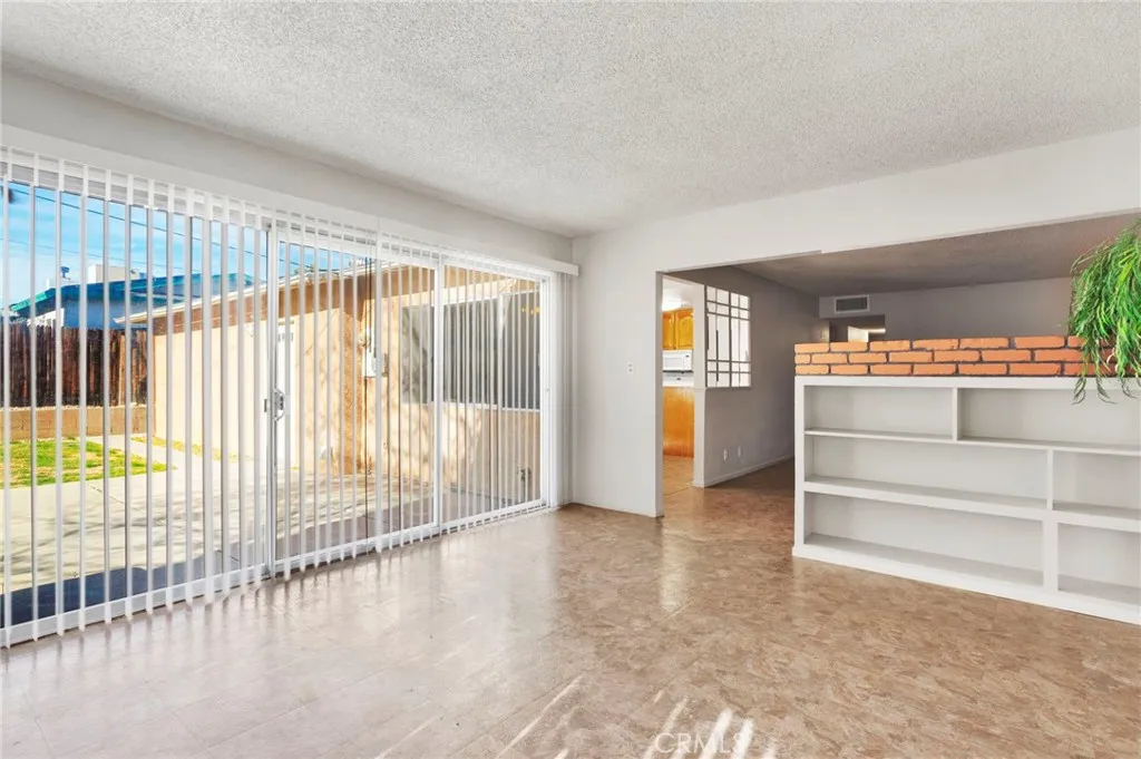16257 Avalon, Victorville, California 92395 home-pic-21