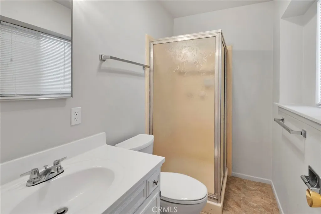 16257 Avalon, Victorville, California 92395 home-pic-27