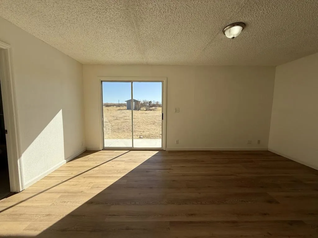 1176 Belfield Boulevard, Landers, California 92285 home-pic-15