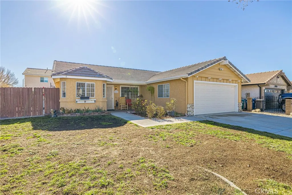 2082 W Avenue K12, Lancaster, California 93536 home-pic-1