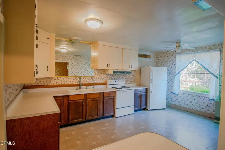 21420 S Petaluma Avenue, Fort Bragg, California 95437 — photo 4