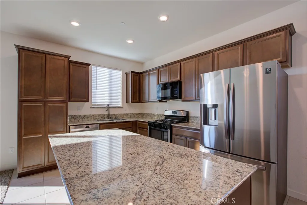 1705 Spadafore Street, Los Banos, California 93635 home-pic-8