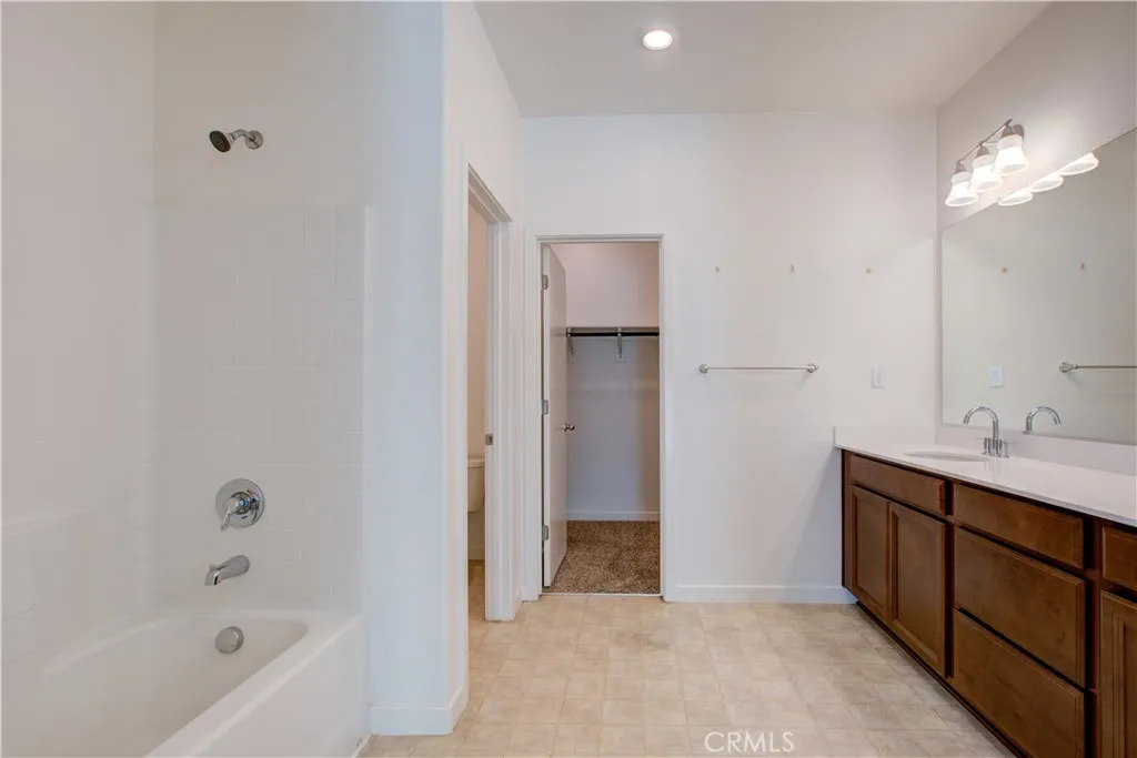 1705 Spadafore Street, Los Banos, California 93635 home-pic-17