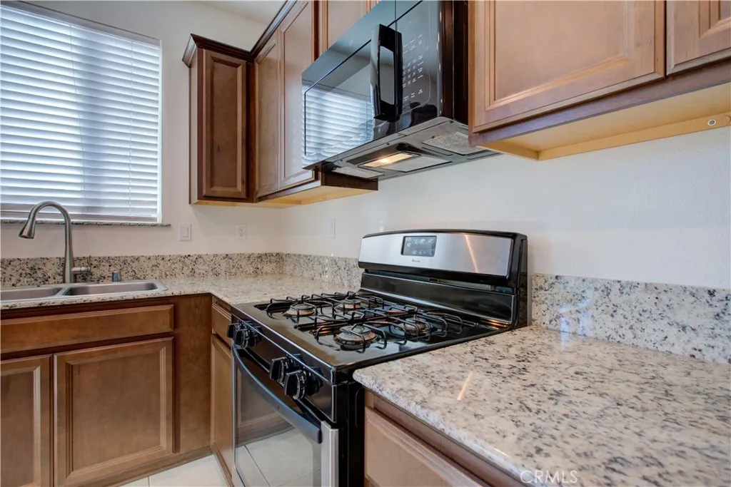1705 Spadafore Street, Los Banos, California 93635 home-pic-9