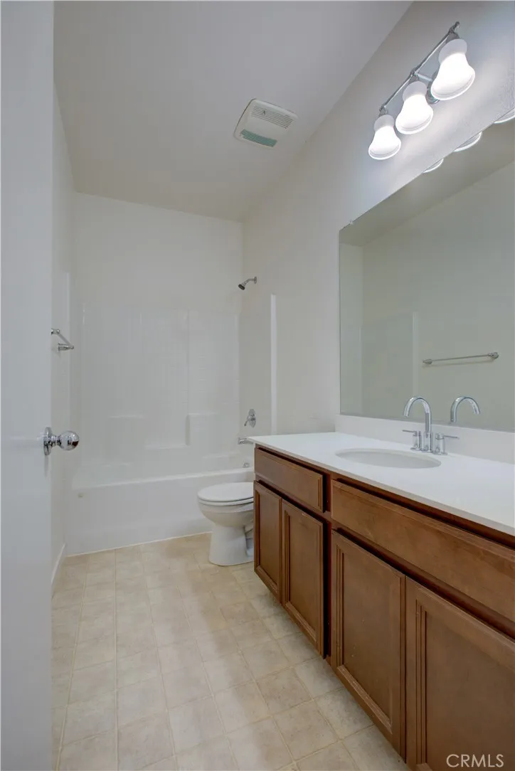 1705 Spadafore Street, Los Banos, California 93635 home-pic-13