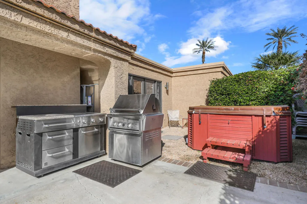 44049 Vigo Court, Palm Desert, California 92260 home-pic-23
