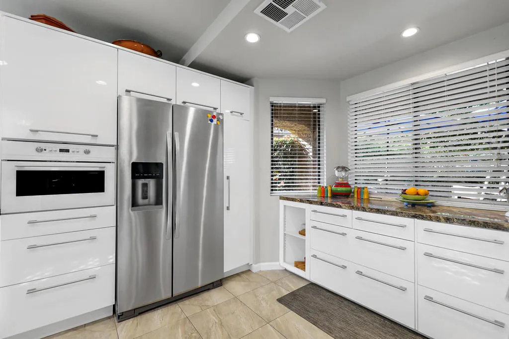 44049 Vigo Court, Palm Desert, California 92260 home-pic-13