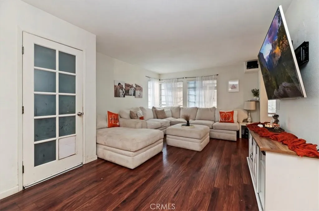 834 Robles Pl, Corona, California 92882 home-pic-9