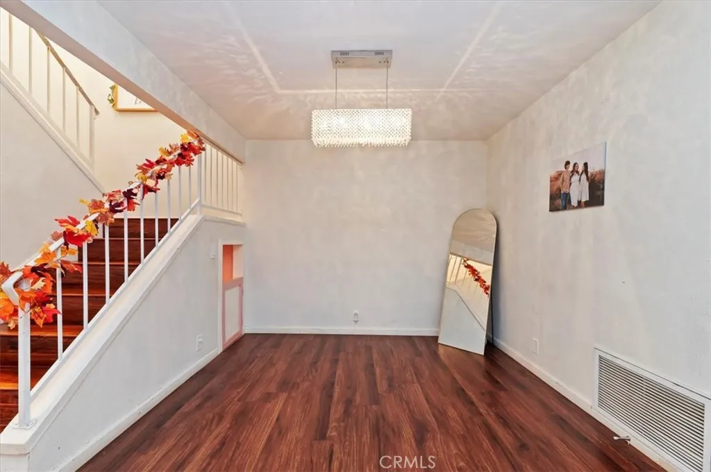 834 Robles Pl, Corona, California 92882 home-pic-10