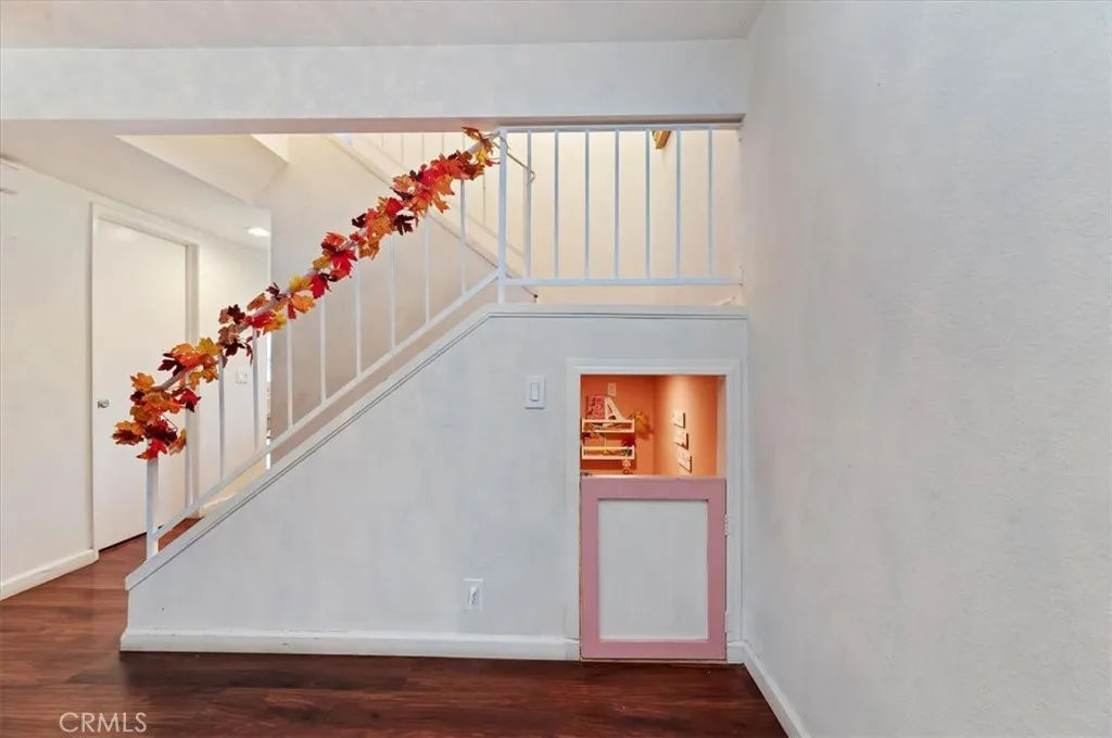 834 Robles Pl, Corona, California 92882 home-pic-11