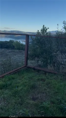 New fence-not the broken white one in main picture.