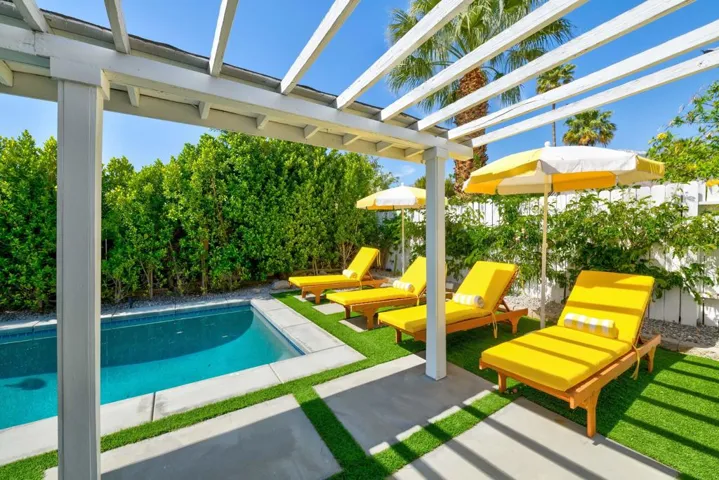 41_1433_E_Caleta_Way41_mls