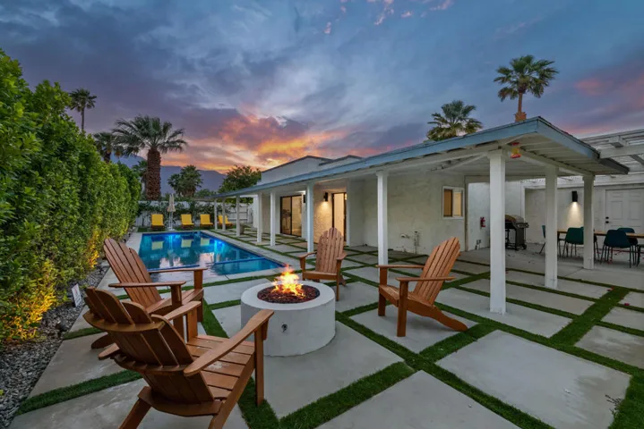 49_1433_E_Caleta_Way61_mls