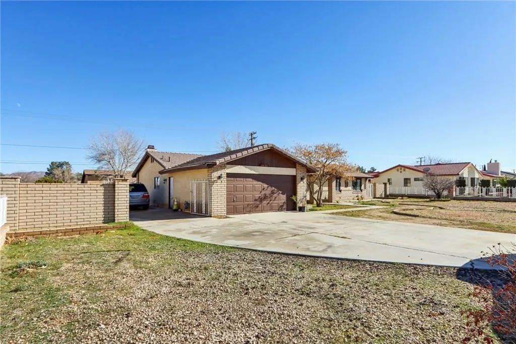14057 Crow, Apple Valley, California 92307 home-pic-4