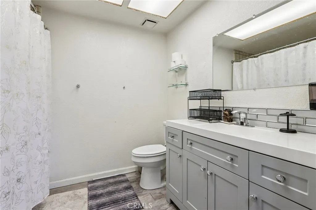 14057 Crow, Apple Valley, California 92307 home-pic-16