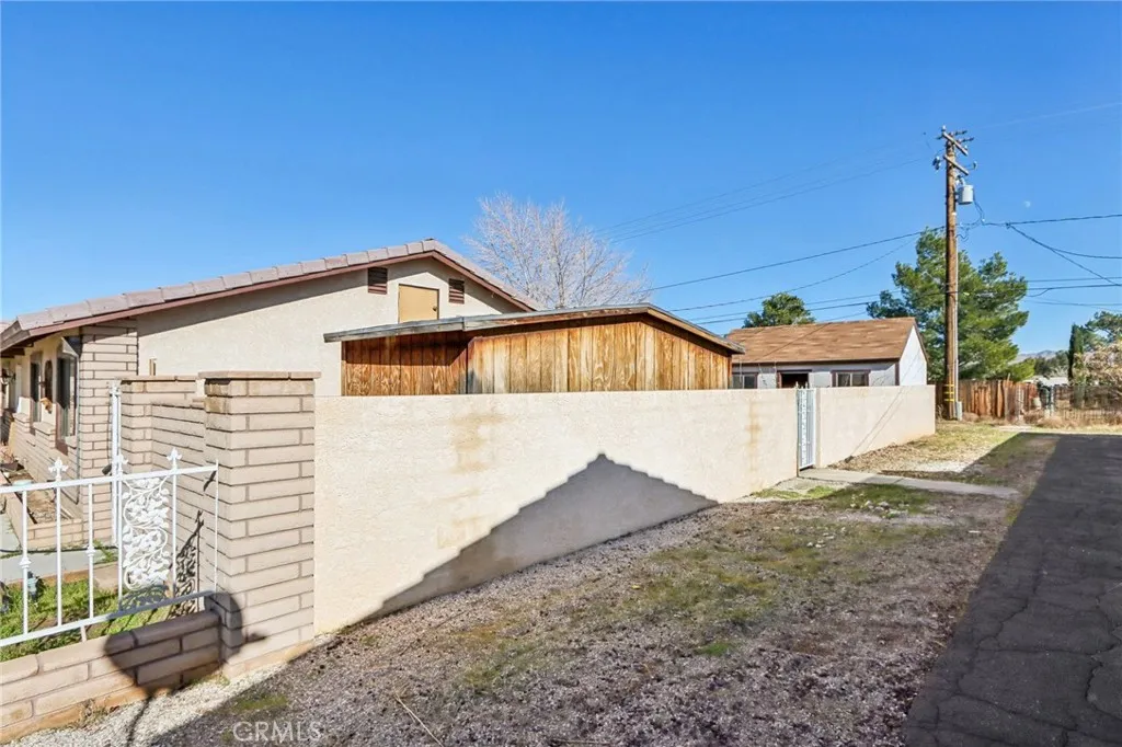 14057 Crow, Apple Valley, California 92307 home-pic-31