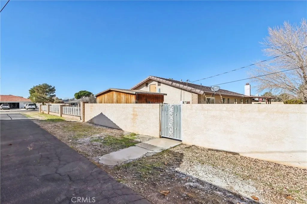 14057 Crow, Apple Valley, California 92307 home-pic-32