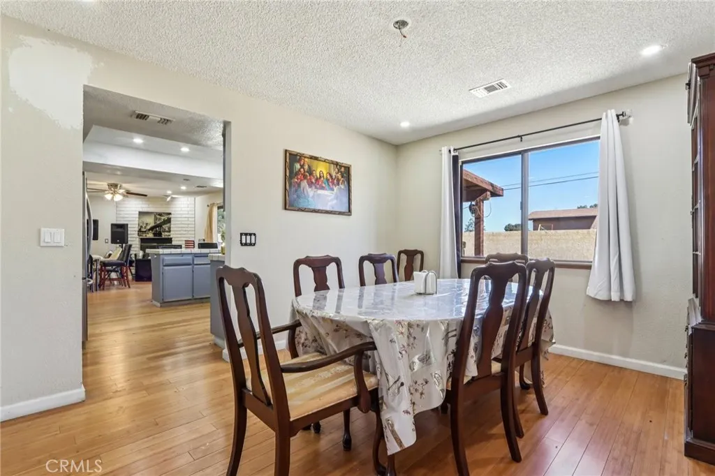 14057 Crow, Apple Valley, California 92307 home-pic-9
