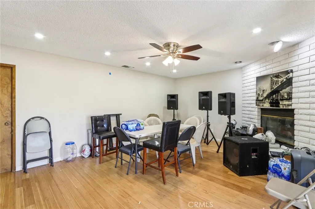 14057 Crow, Apple Valley, California 92307 home-pic-11