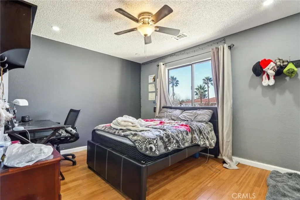 14057 Crow, Apple Valley, California 92307 home-pic-17
