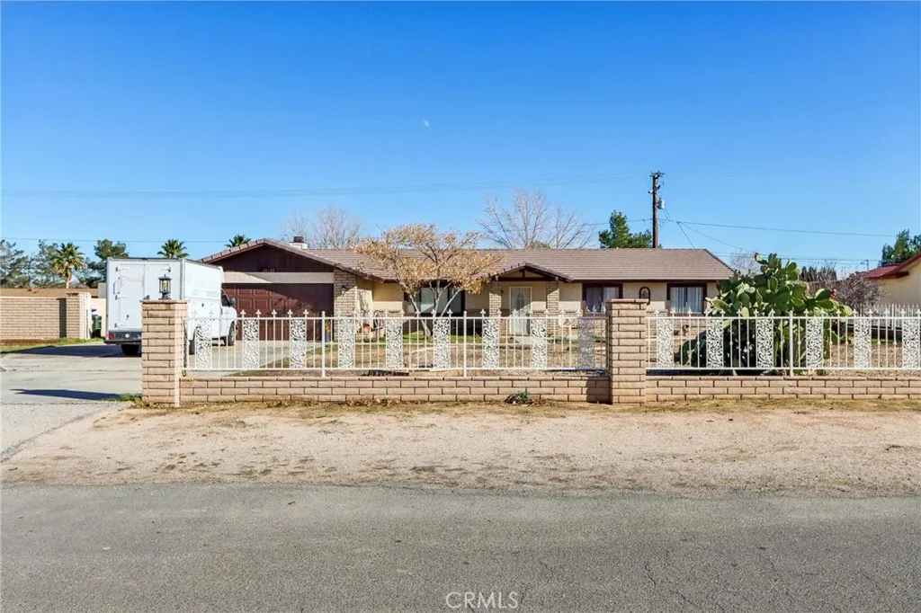 14057 Crow, Apple Valley, California 92307 home-pic-1
