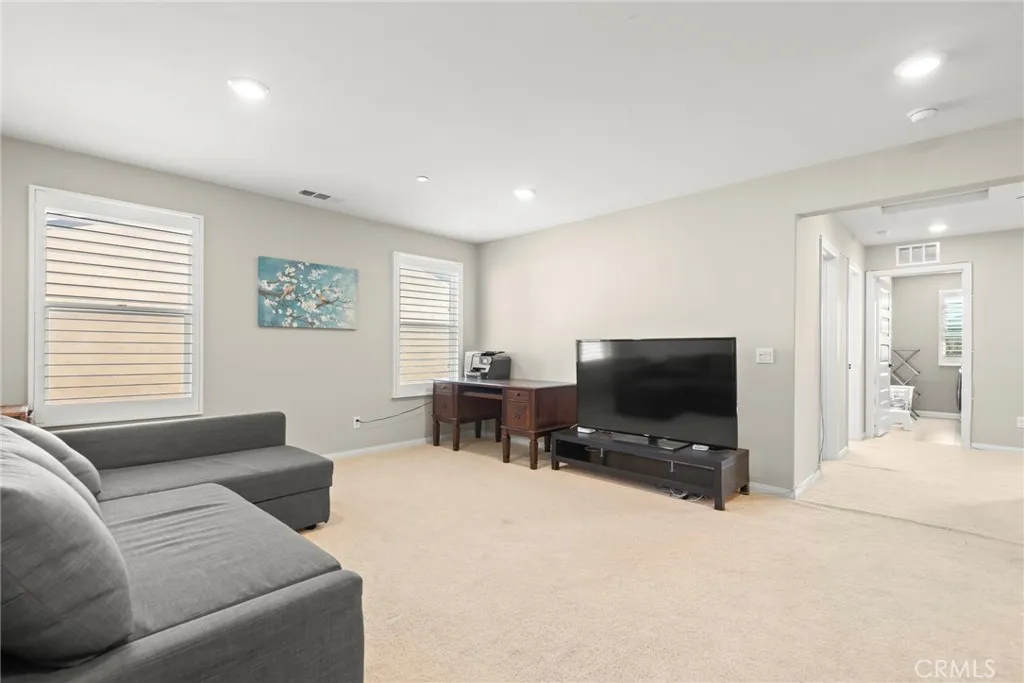 2855 E Howlett Ln, Ontario, California 91762 home-pic-27
