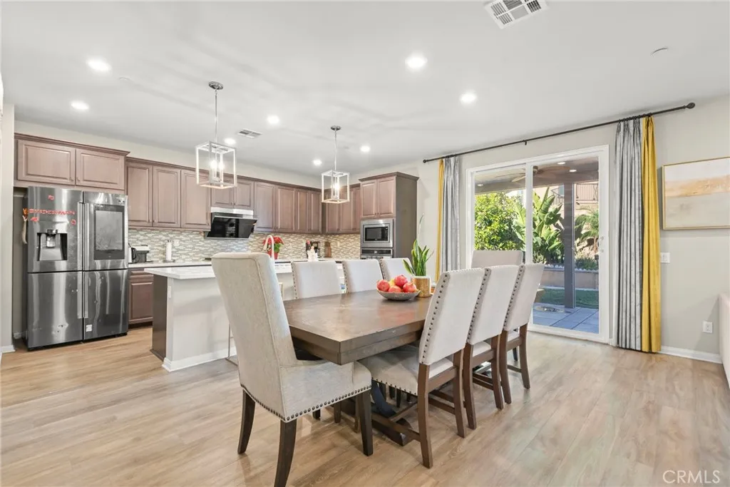 2855 E Howlett Ln, Ontario, California 91762 home-pic-17