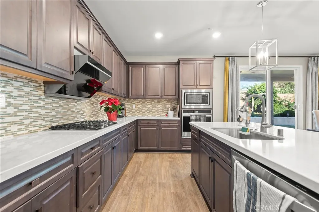 2855 E Howlett Ln, Ontario, California 91762 home-pic-21