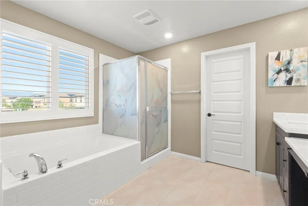2855 E Howlett Ln, Ontario, California 91762 home-pic-33