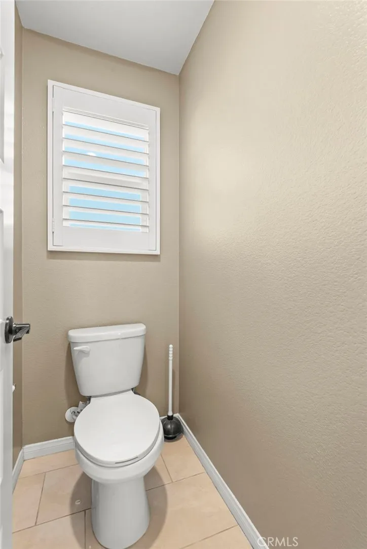 2855 E Howlett Ln, Ontario, California 91762 home-pic-35