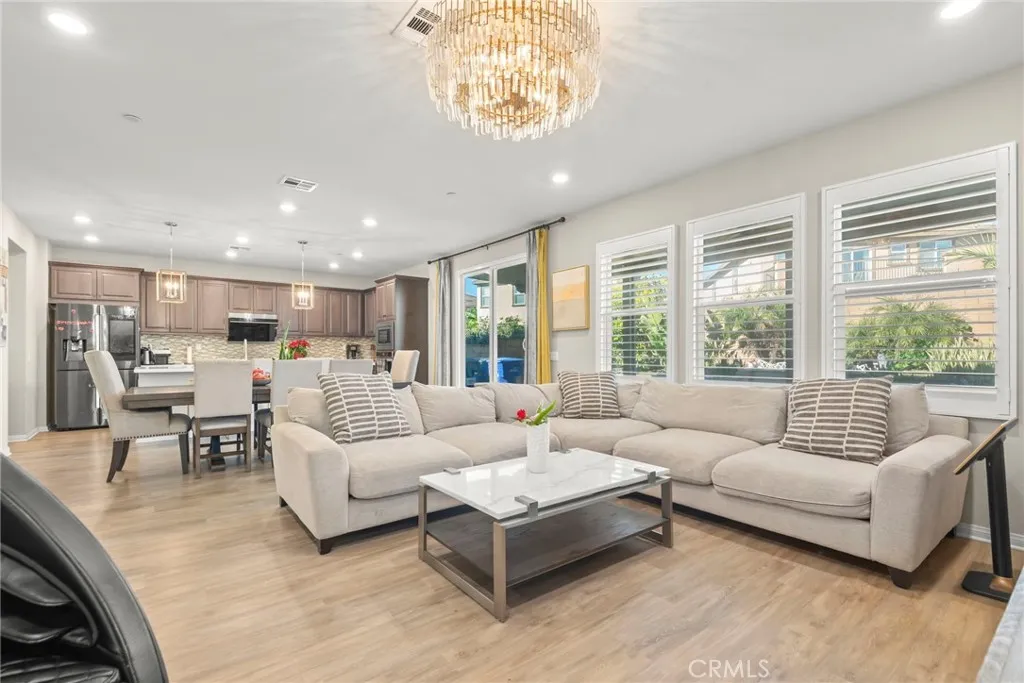 2855 E Howlett Ln, Ontario, California 91762 home-pic-15