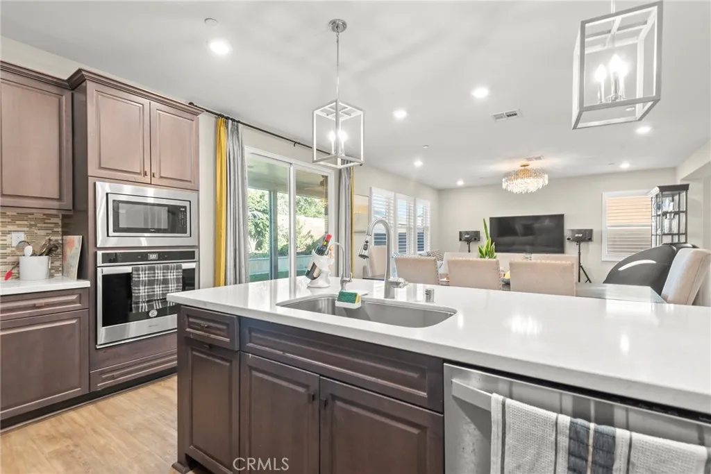 2855 E Howlett Ln, Ontario, California 91762 home-pic-22