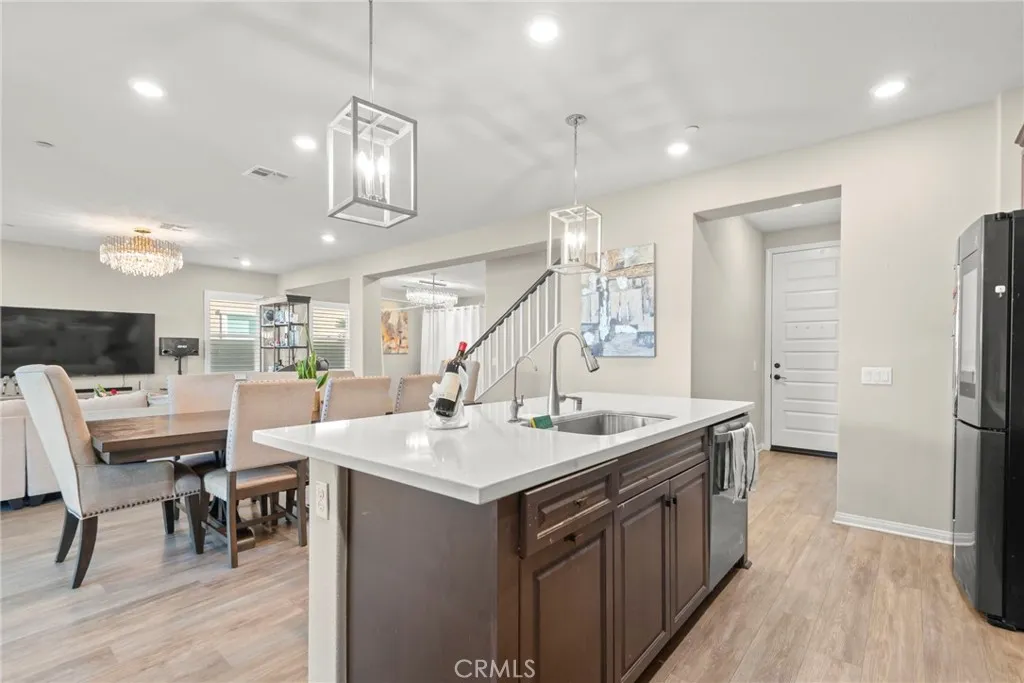 2855 E Howlett Ln, Ontario, California 91762 home-pic-25