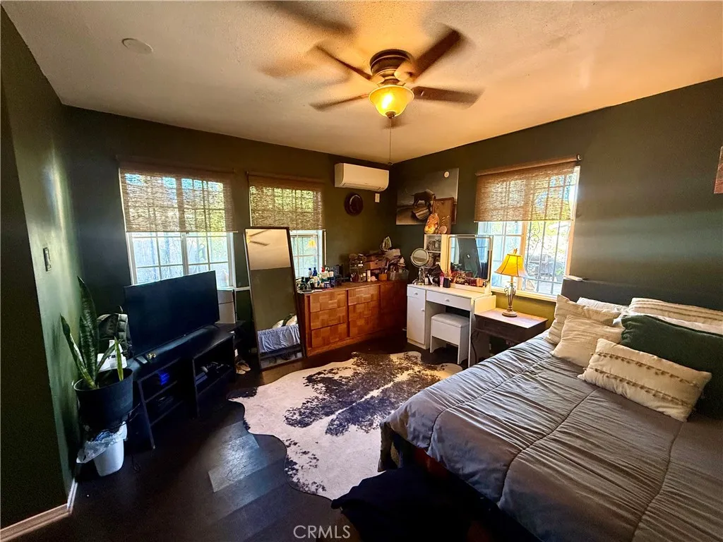 9802 Defiance, Los Angeles, California 90002 home-pic-15