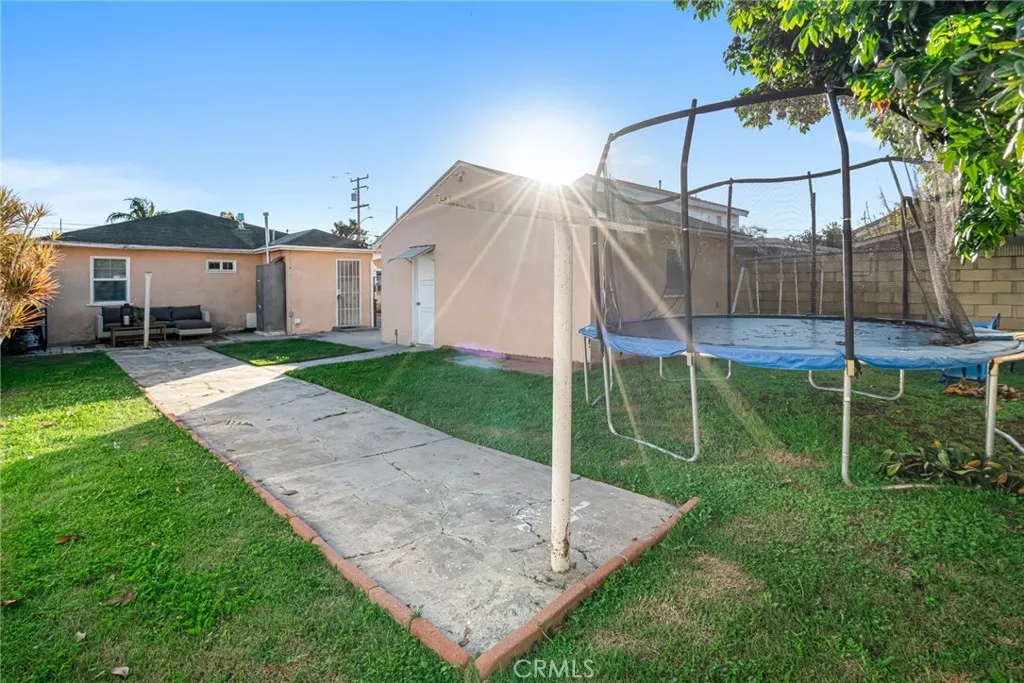 12233 Academy, Artesia, California 90701 home-pic-38