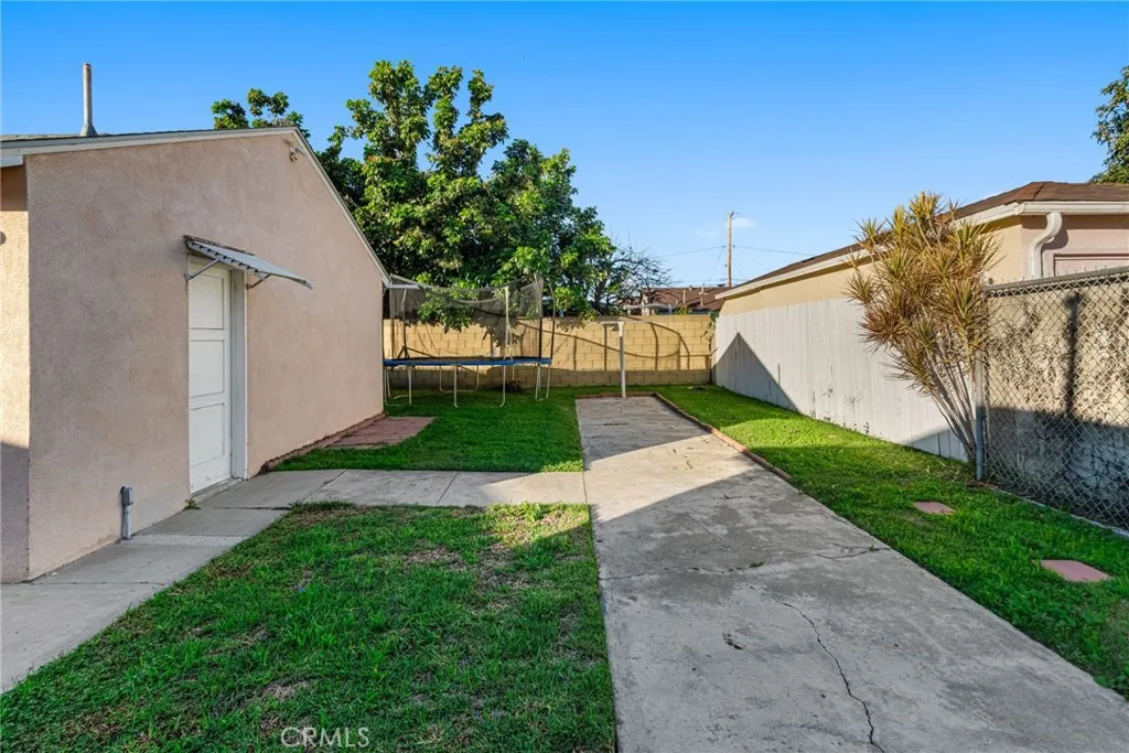12233 Academy, Artesia, California 90701 home-pic-34