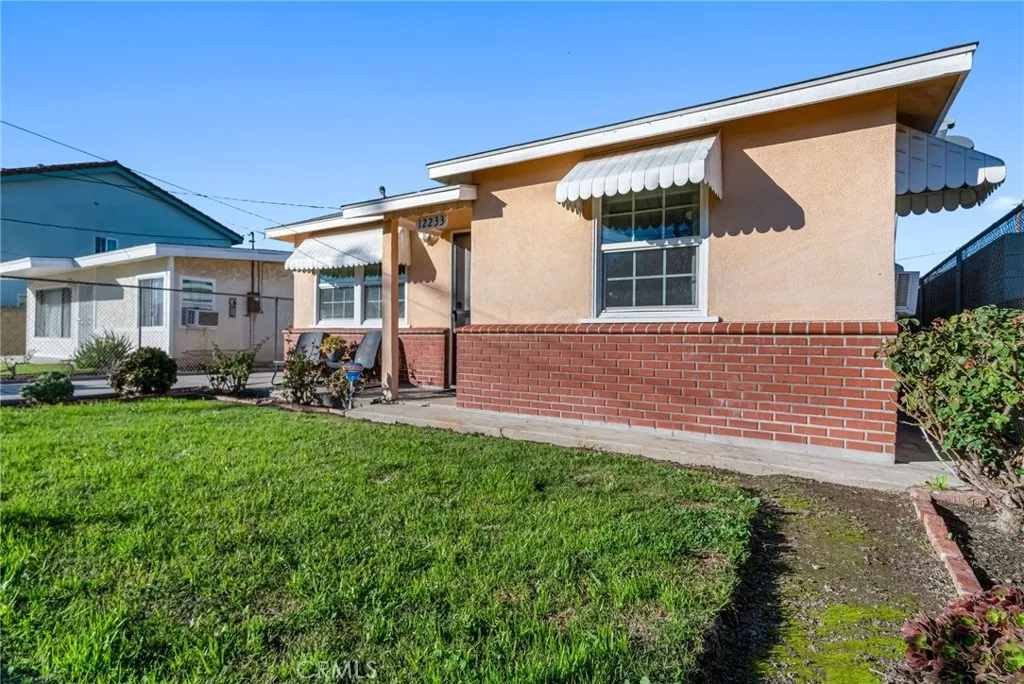 12233 Academy, Artesia, California 90701 home-pic-30