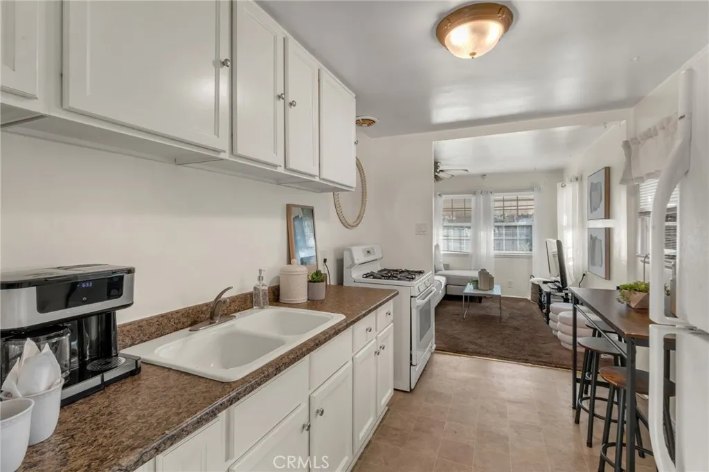 12233 Academy, Artesia, California 90701 home-pic-11