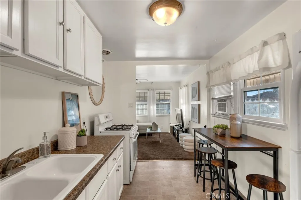 12233 Academy, Artesia, California 90701 home-pic-3