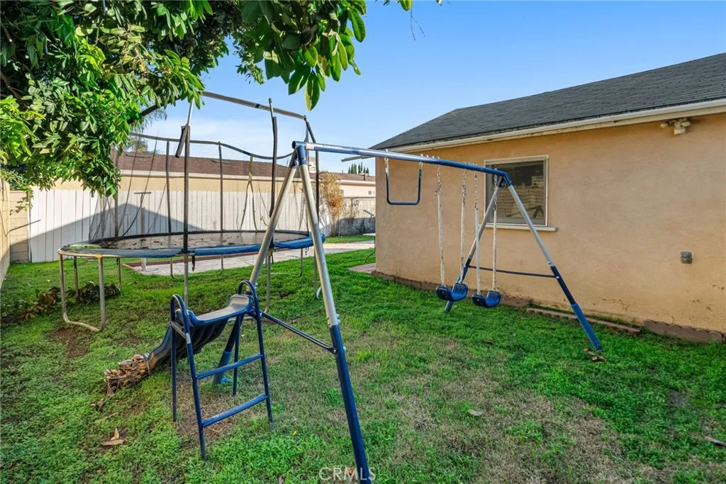 12233 Academy, Artesia, California 90701 home-pic-37