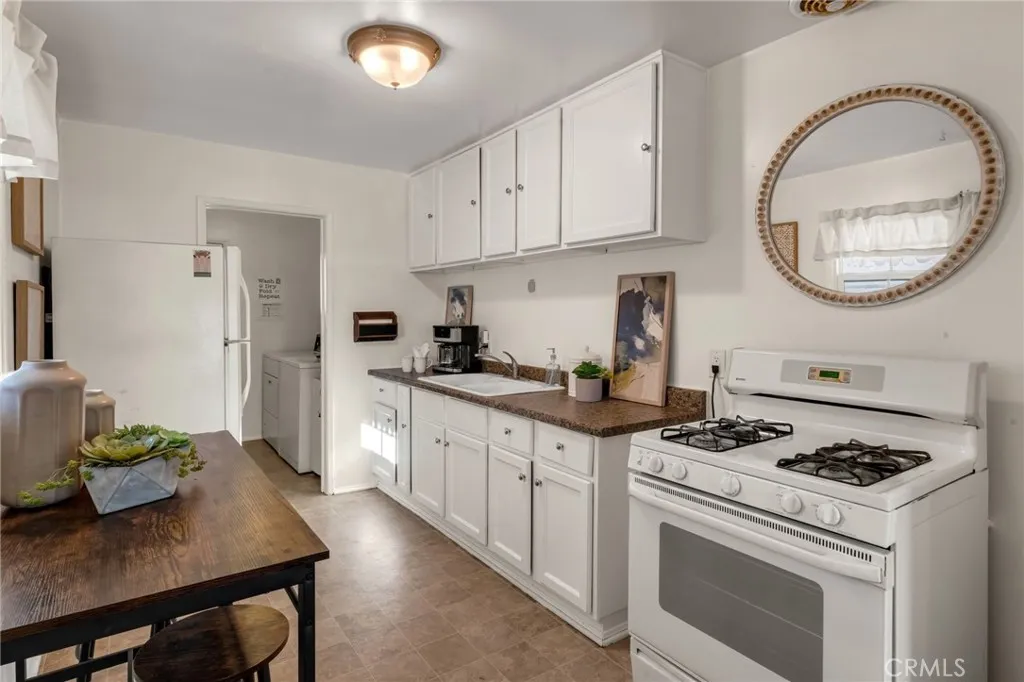 12233 Academy, Artesia, California 90701 home-pic-10